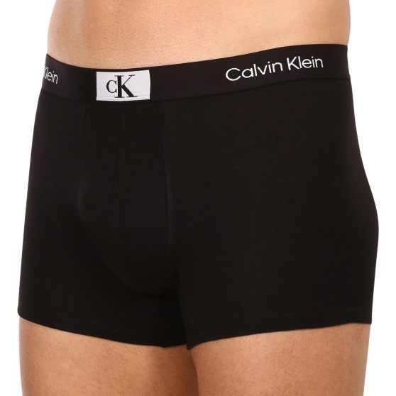 3PACK Мъжки боксерки Calvin Klein черено (NB3528A-UB1)